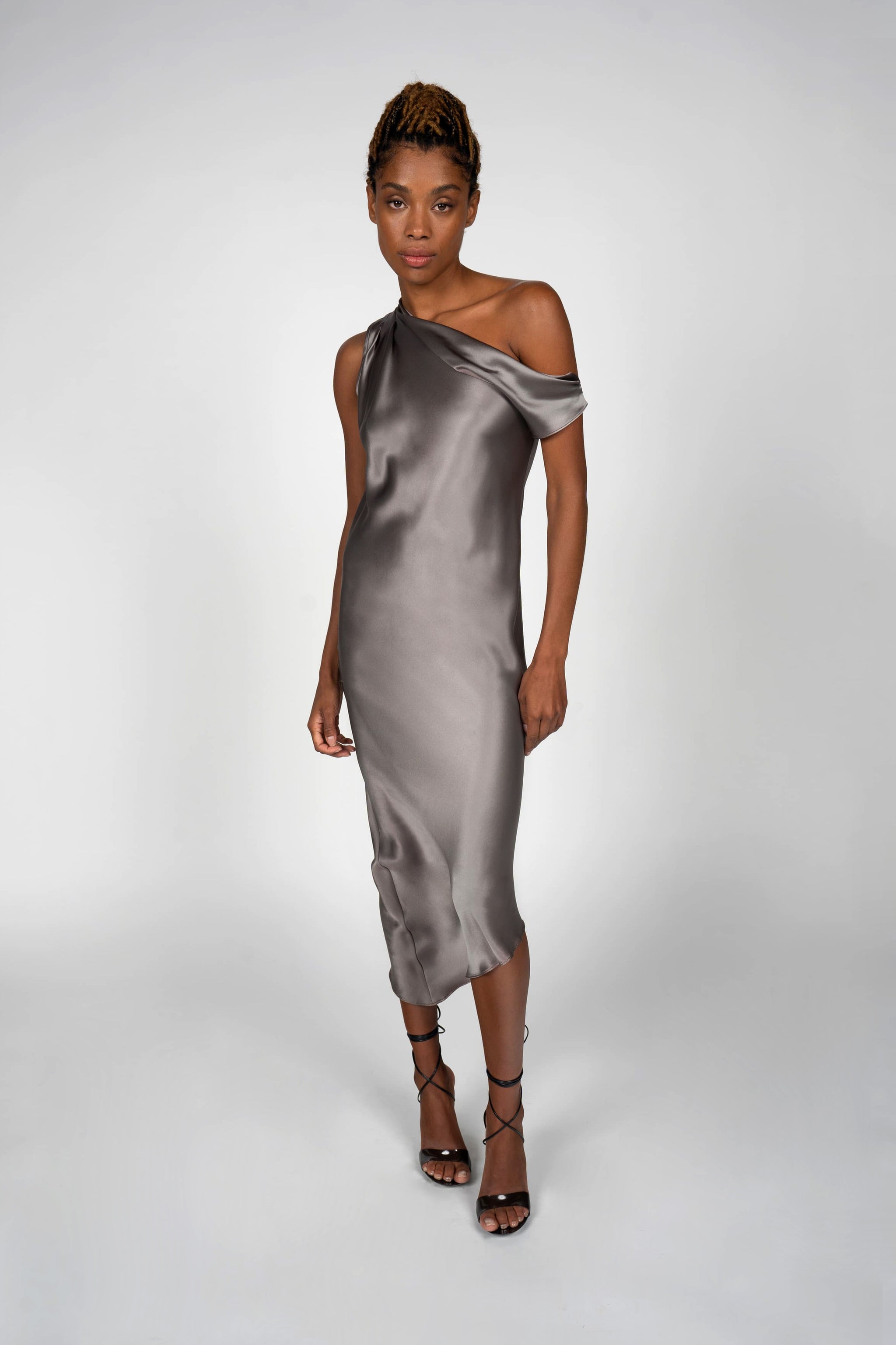 kut bruna denim dress from the Kloth Amelie Fit and Flare Women's Dress Renovate : 14, Cotton/Denim Size:Belt-60 SID-AYD316 Black Mesh Red And it offers a relaxed